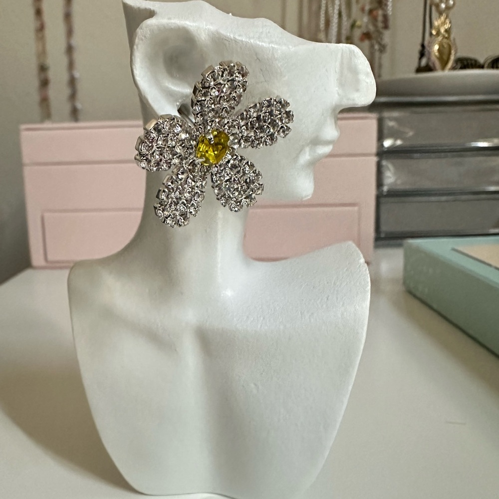Flower stud earring set